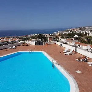 Village Island Heights Spagna